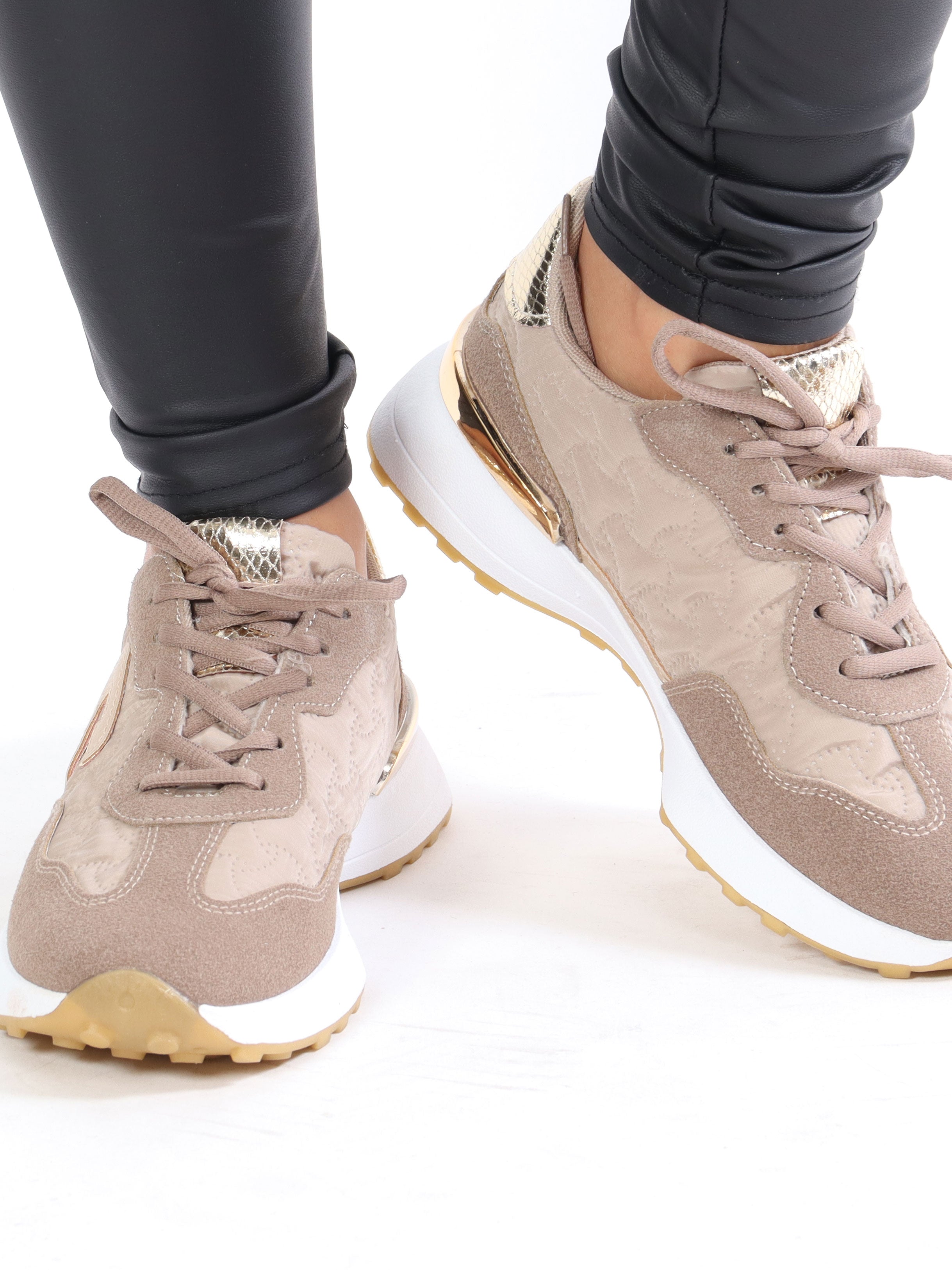 Line - Sneakers med slangeprints detaljer